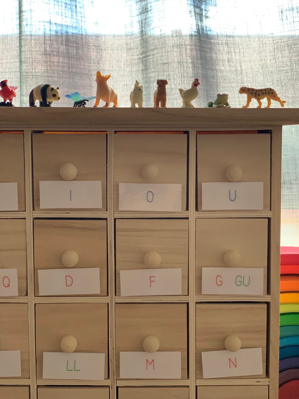 La caja de sonidos Montessori - Jugar en casa