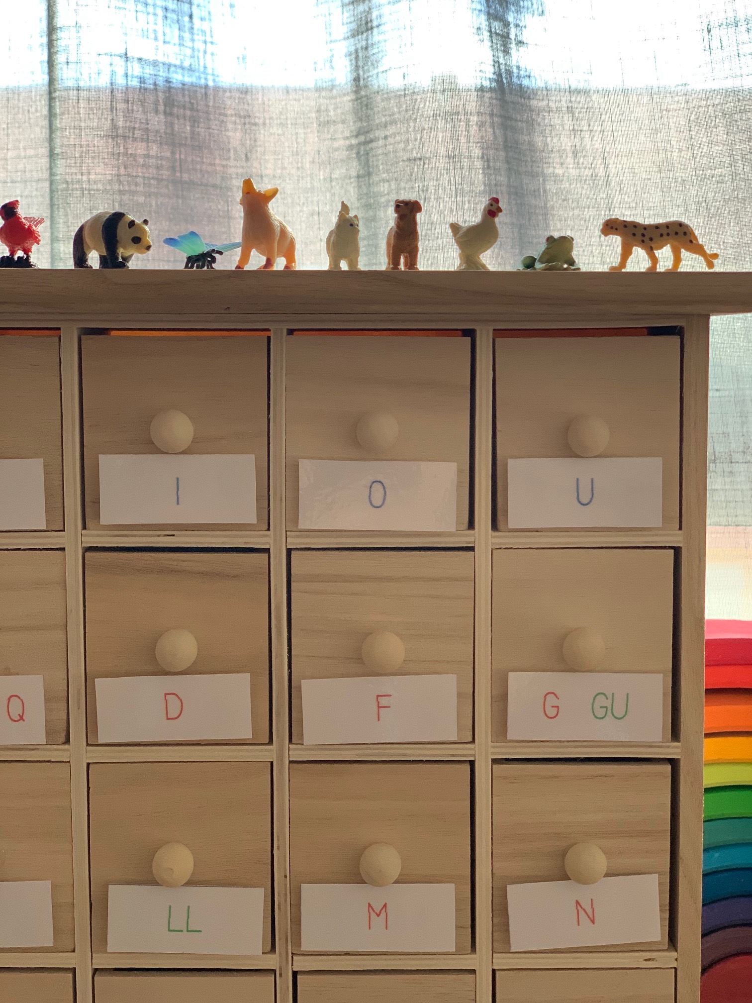 La caja Montessori - Jugar en casa